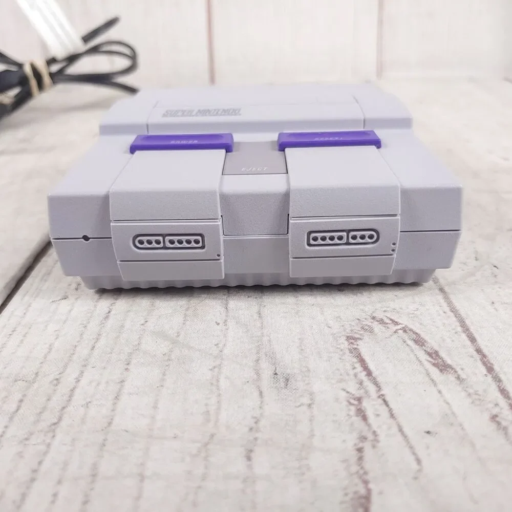 Nintendo SNES Classic MINI - 2 CONTROLLERS + POWER - Super Nintendo CLV-201
